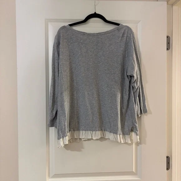 100% cotton LOFT Gray Top with Cream Hem - Picture 2 of 4